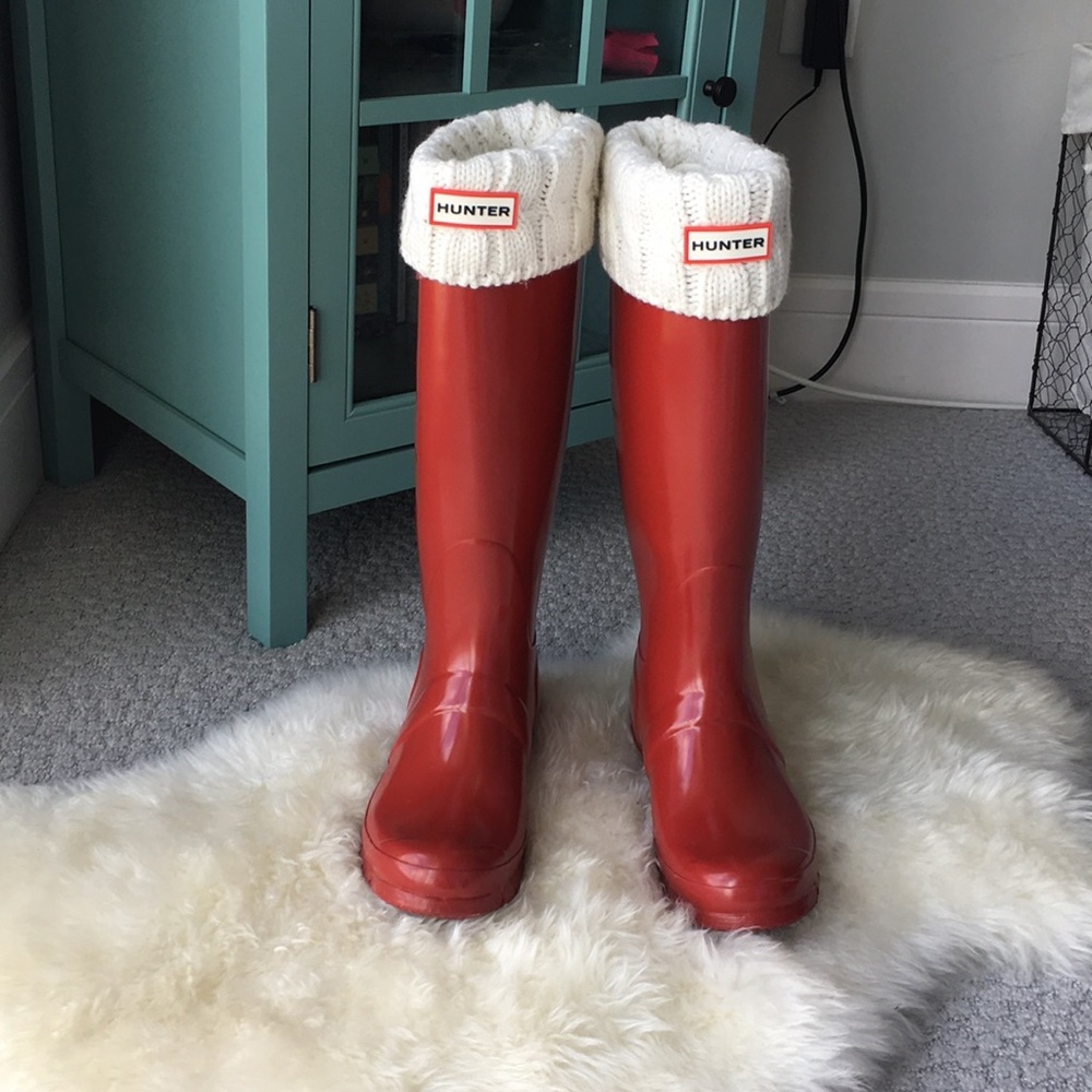 Authentic Hunter tall boots- size 7-EUC-bright red